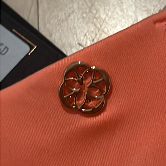 Bathing suit top! Never worn (tags still on) - Picture 7 of 8